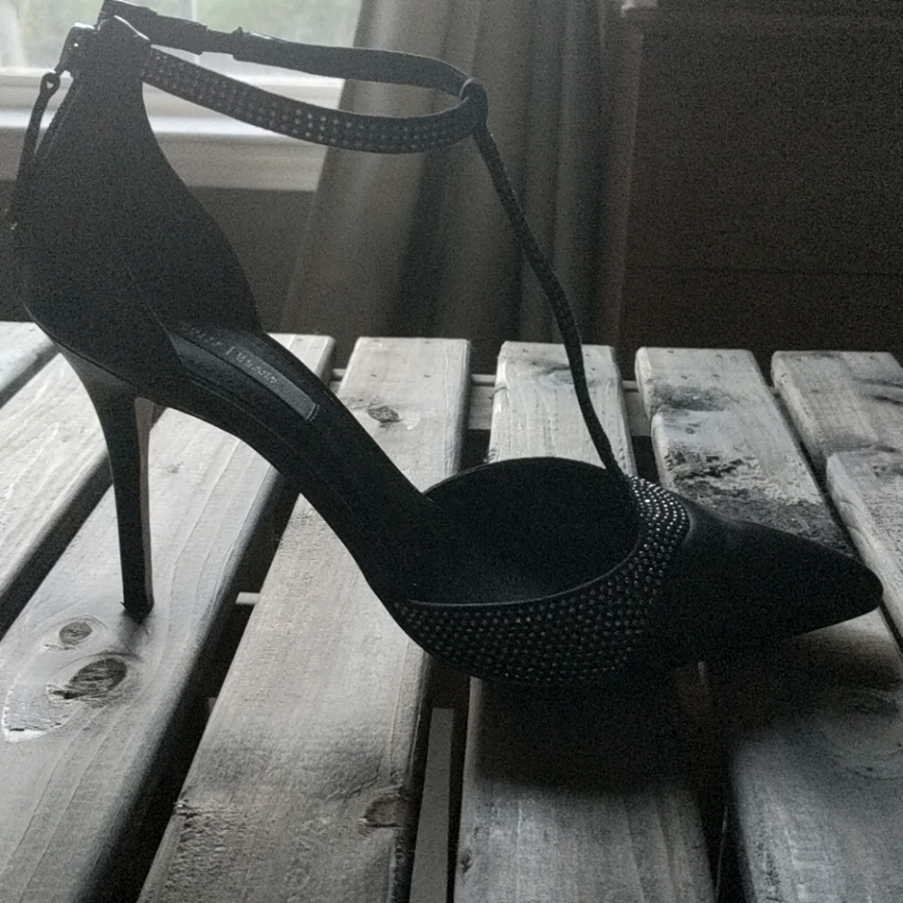 Shoes - Picture 4 of 4